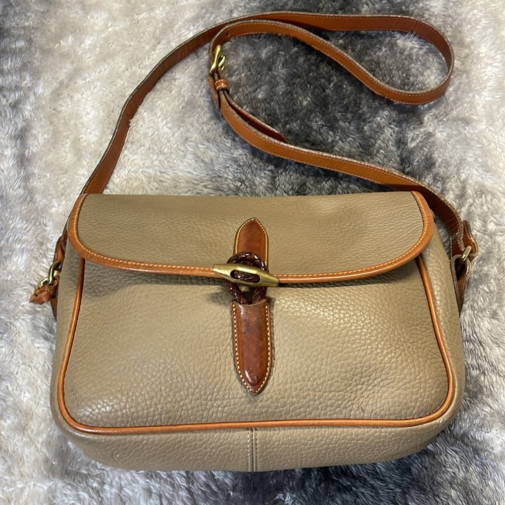 Dooney Bourke Weather Leather 
Crossbody Shoulder Bag
Vintage
